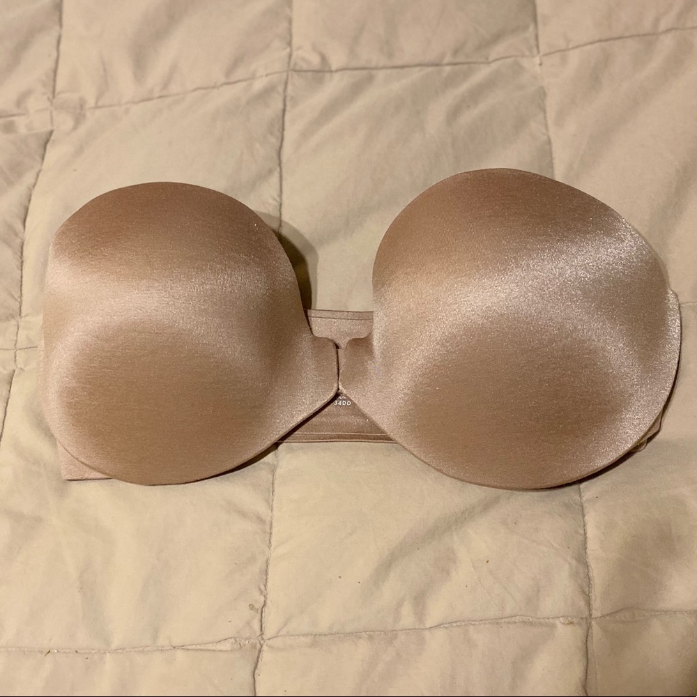 Victoria’s Secret convertible strapless bra